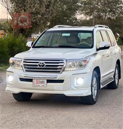 تۆیۆتا لاند کروزەر
